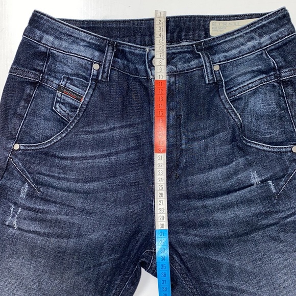 Diesel relaxed boyfriend low waist jeans - Picture 5 of 10